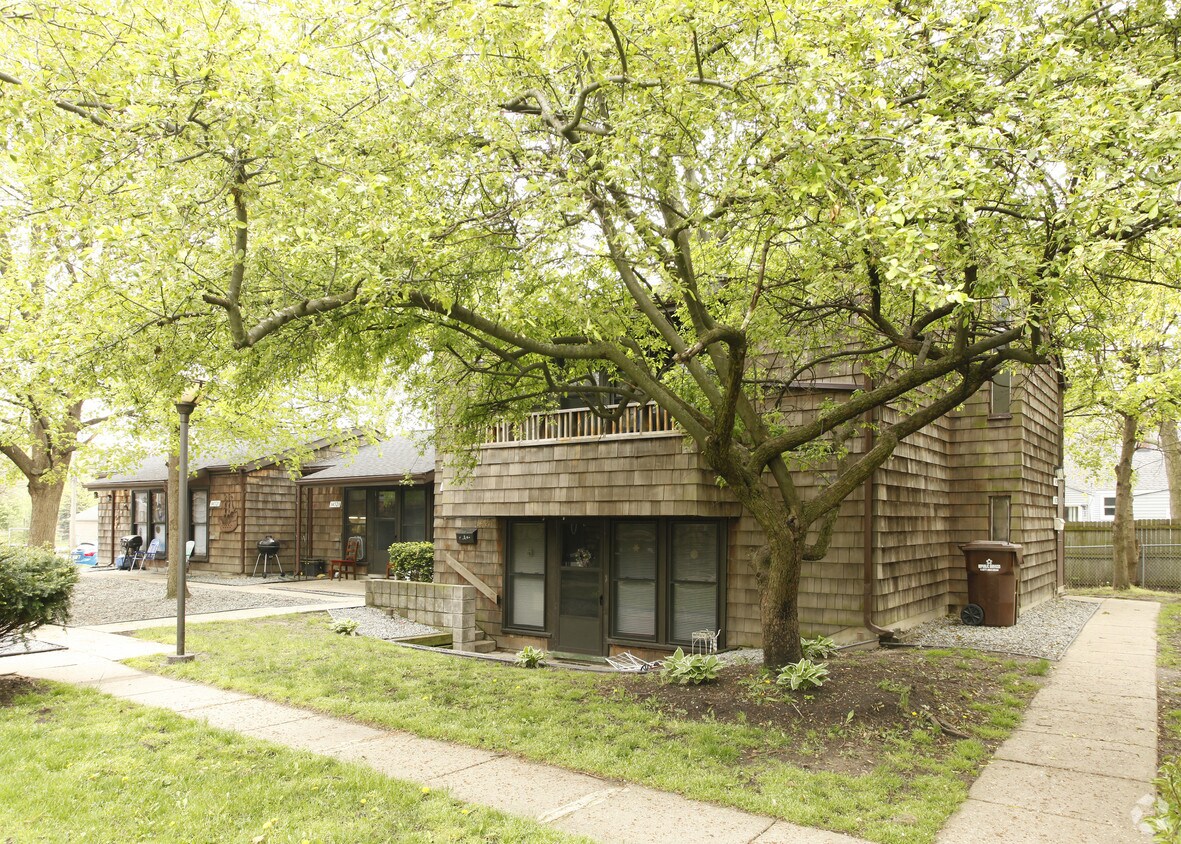 3451134537 Glenwood Rd, Wayne, MI 48184 Apartments in Wayne, MI