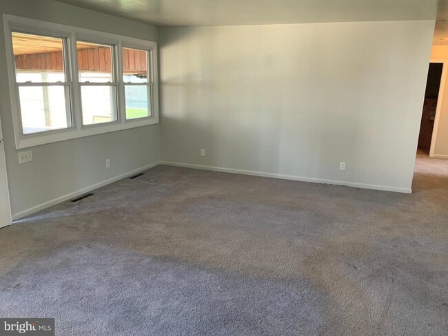 Building Photo - 61 Yale Ave