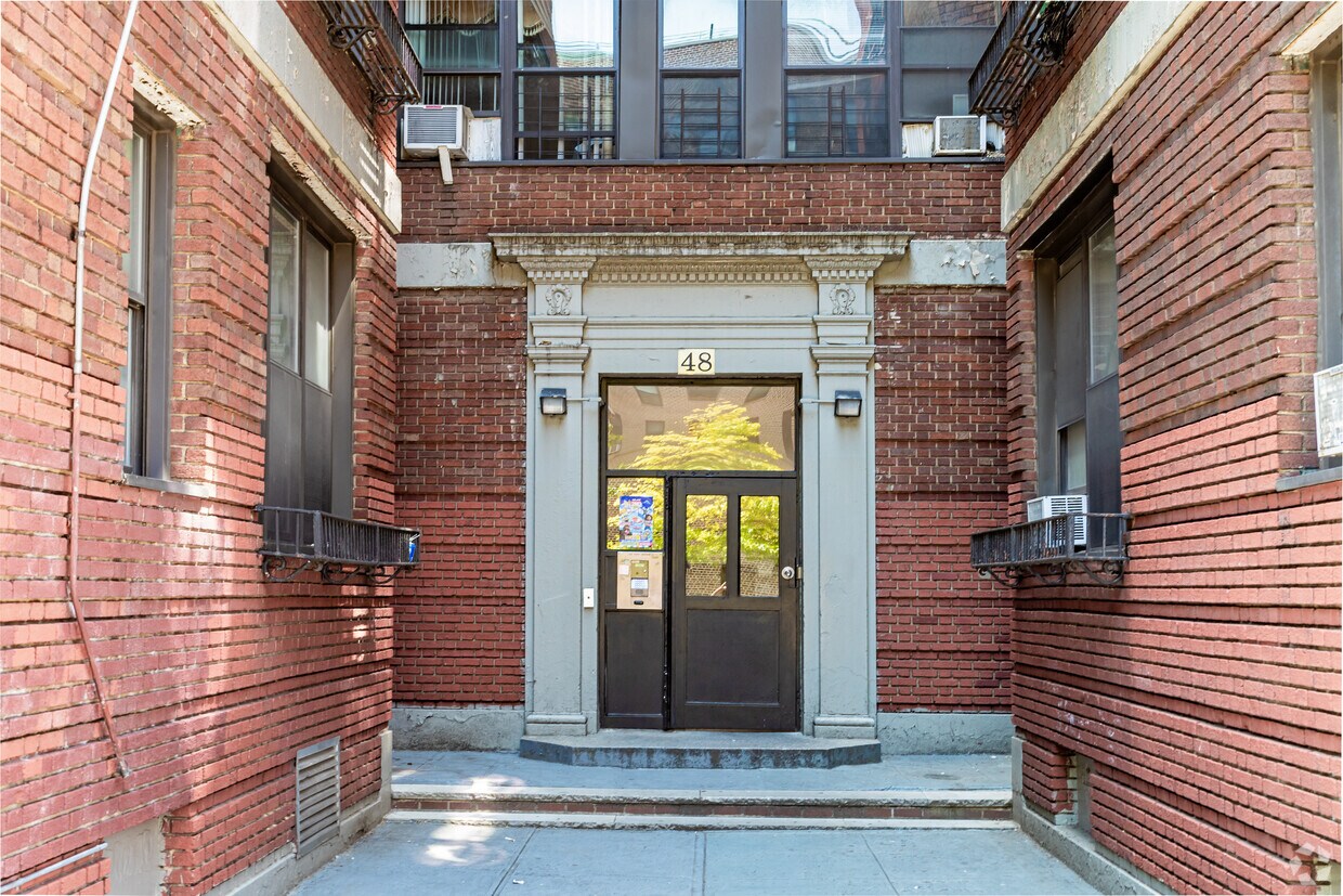 Entrance - 578 Academy St