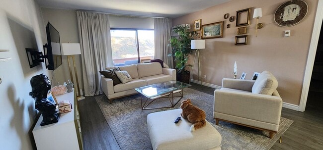 Foto del edificio - 2920 Briarwood Rd