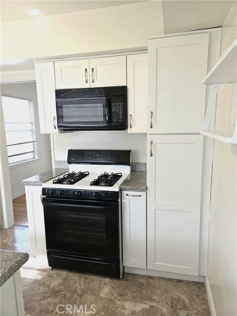Foto del edificio - 8394 Dunbarton Ave