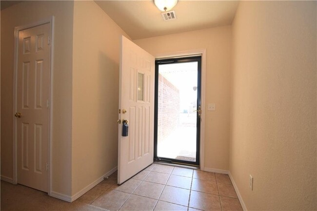 Foto del edificio - 2316 SW 16th St