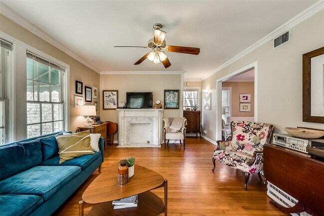 Building Photo - 6259 Palo Pinto Ave