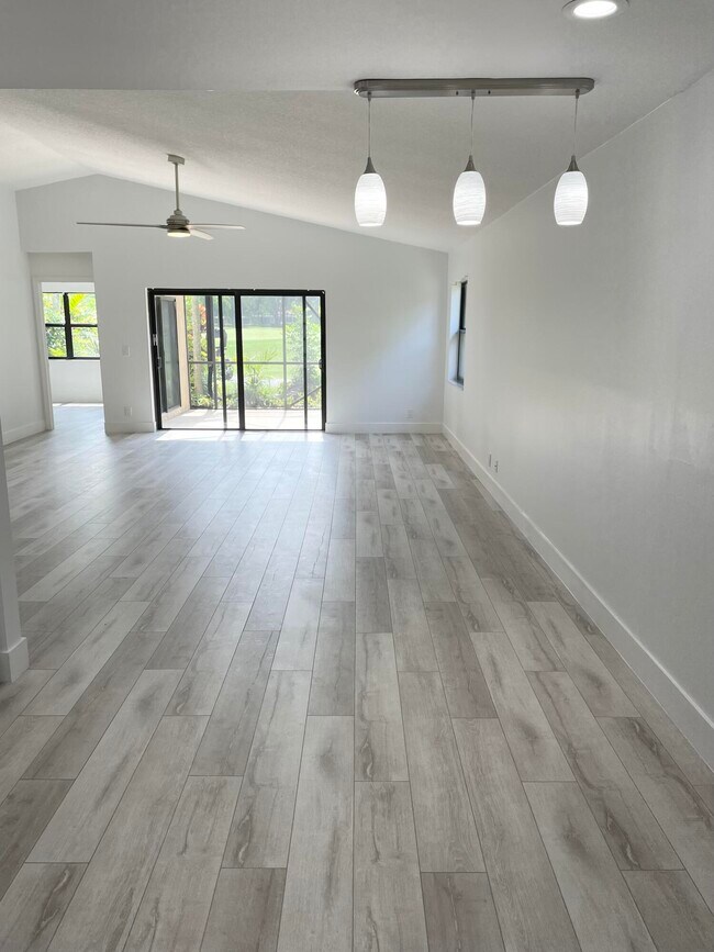 Building Photo - 60 Ironwood Way N