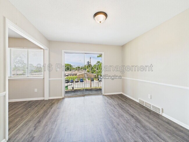 Foto del edificio - 8034 Campbell St