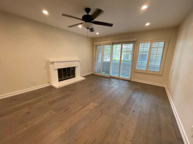 Foto del edificio - 8722 Beckenham Ln