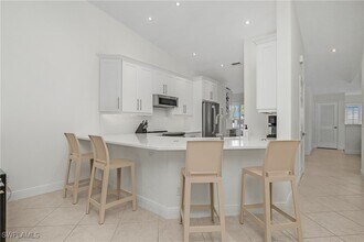 Building Photo - 853 Tanbark Dr