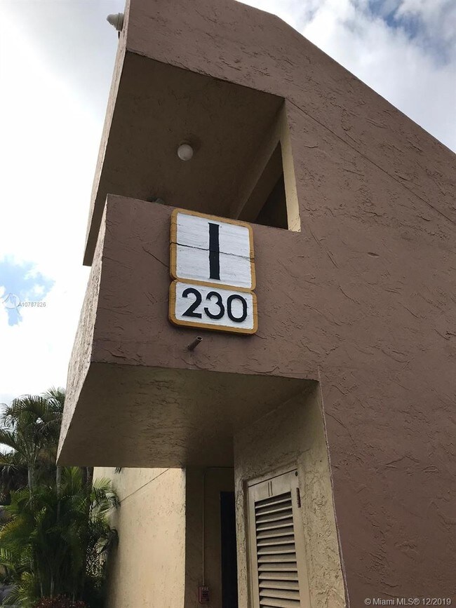 Foto del edificio - 230 NW 87th Ave