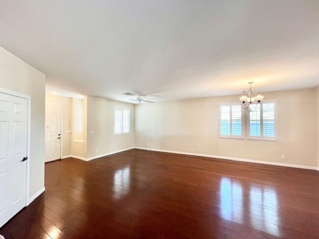 Building Photo - 18 Blue Valley Dr