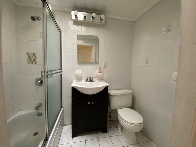 Building Photo - 415 55th St