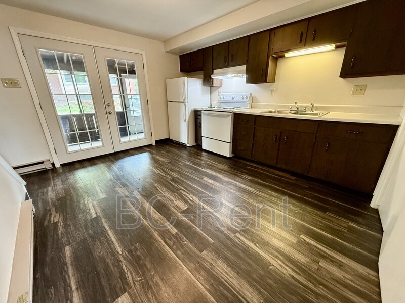 Primary Photo - 230 W Madison St