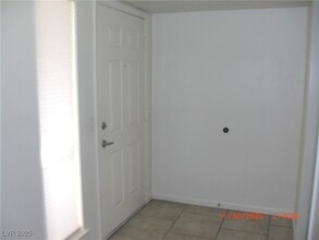 Building Photo - 698 Oakmont Ave