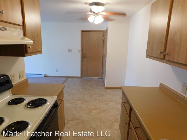 Building Photo - 209-215 Roosevelt Dr