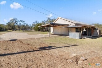 Building Photo - 322 Oakwood Loop