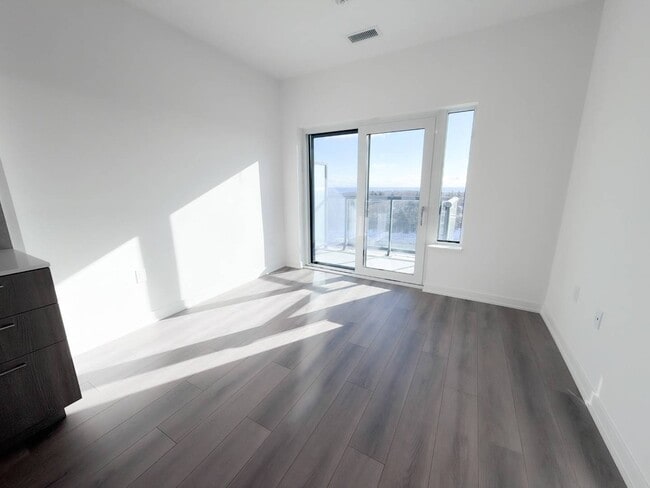 Building Photo - 7439 Kingston Rd