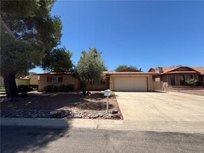 Building Photo - 760 Crestwood Dr