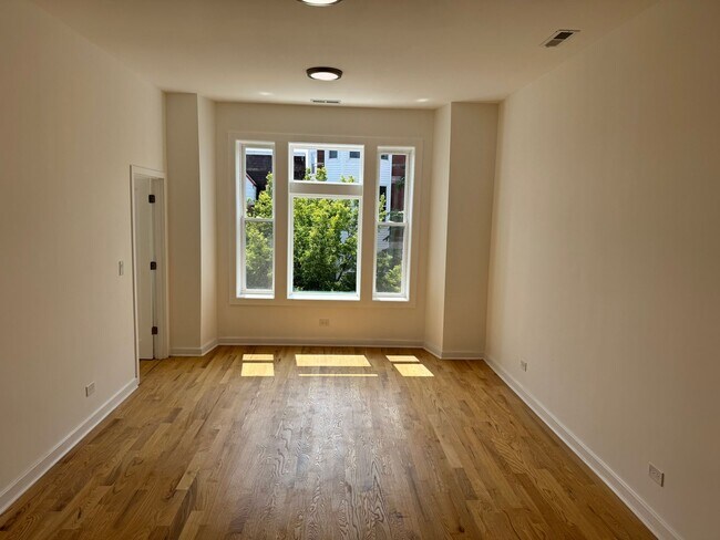 Foto del edificio - 1634 W 21st St