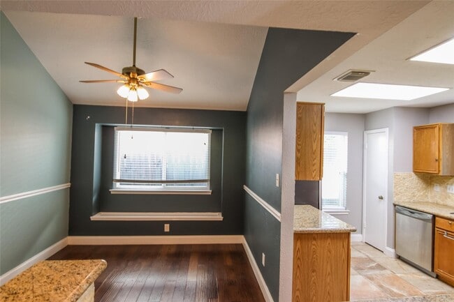 Foto del edificio - 17415 Hamilwood Dr