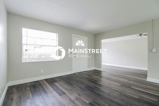 Building Photo - 3 Bedroom Pet-Friendly Home in Melbourne, FL with Main Street Renewal