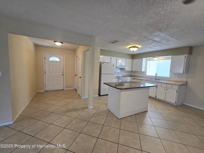 Building Photo - 8915 Woodmill Dr