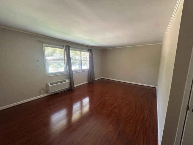 Foto del edificio - 835 Daniels St