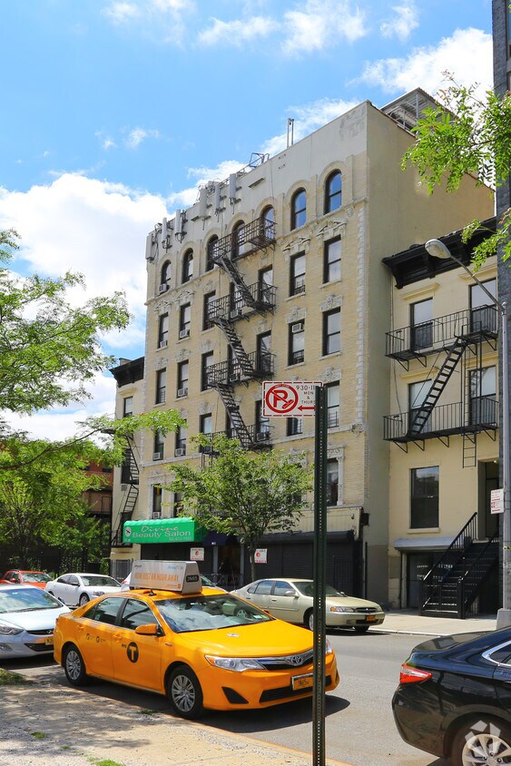 Building Photo - 88 E 111th St