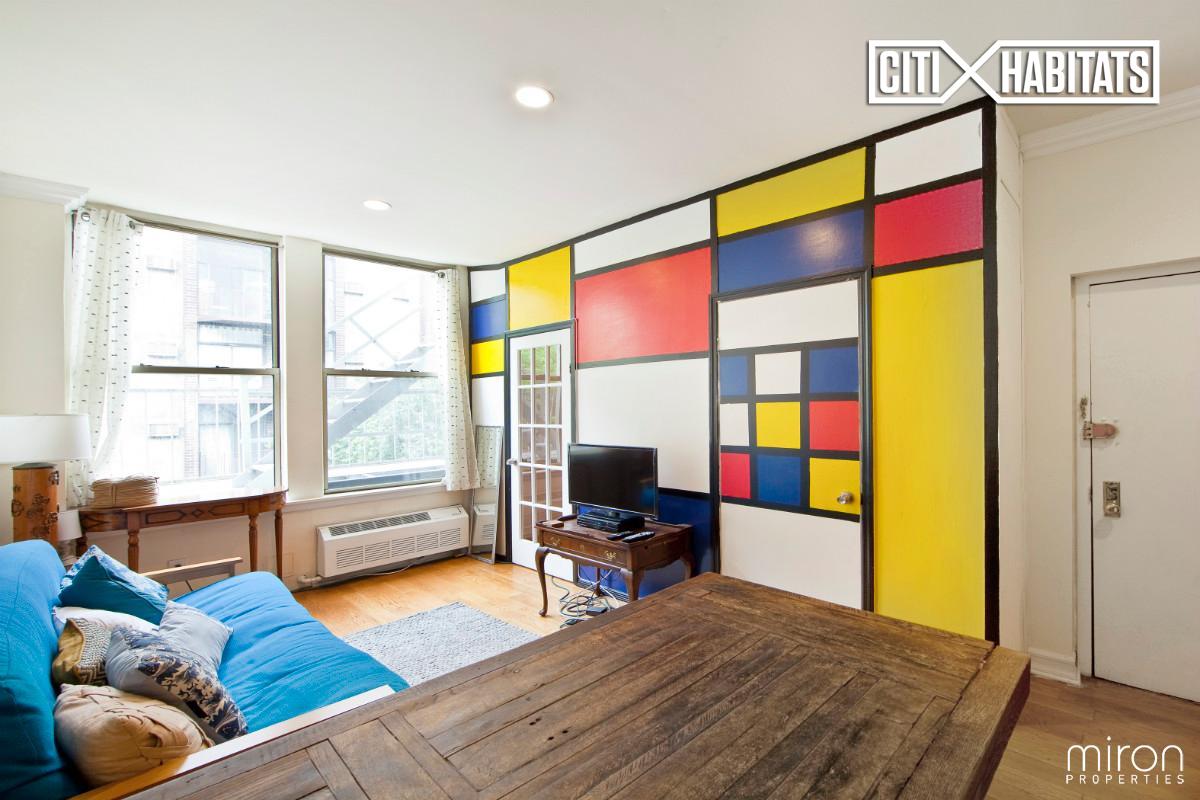 Primary Photo - 86 E 10th St