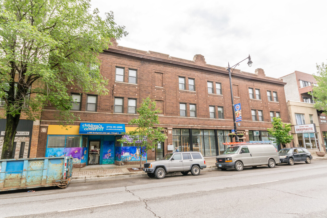 Primary Photo - 1915 W Irving Park Rd