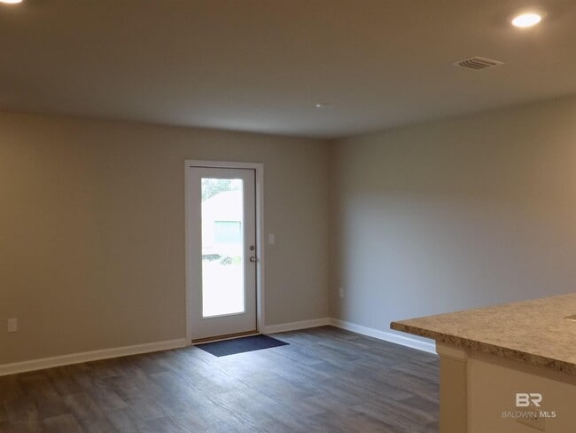 Building Photo - 232 Fulham Ln