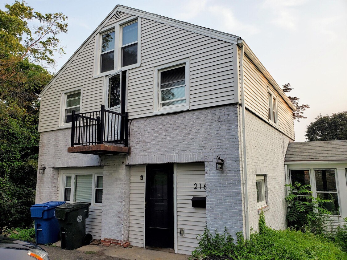 Primary Photo - 216 Ellwood Rd