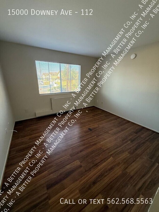 Foto del edificio - 15000 Downey Ave