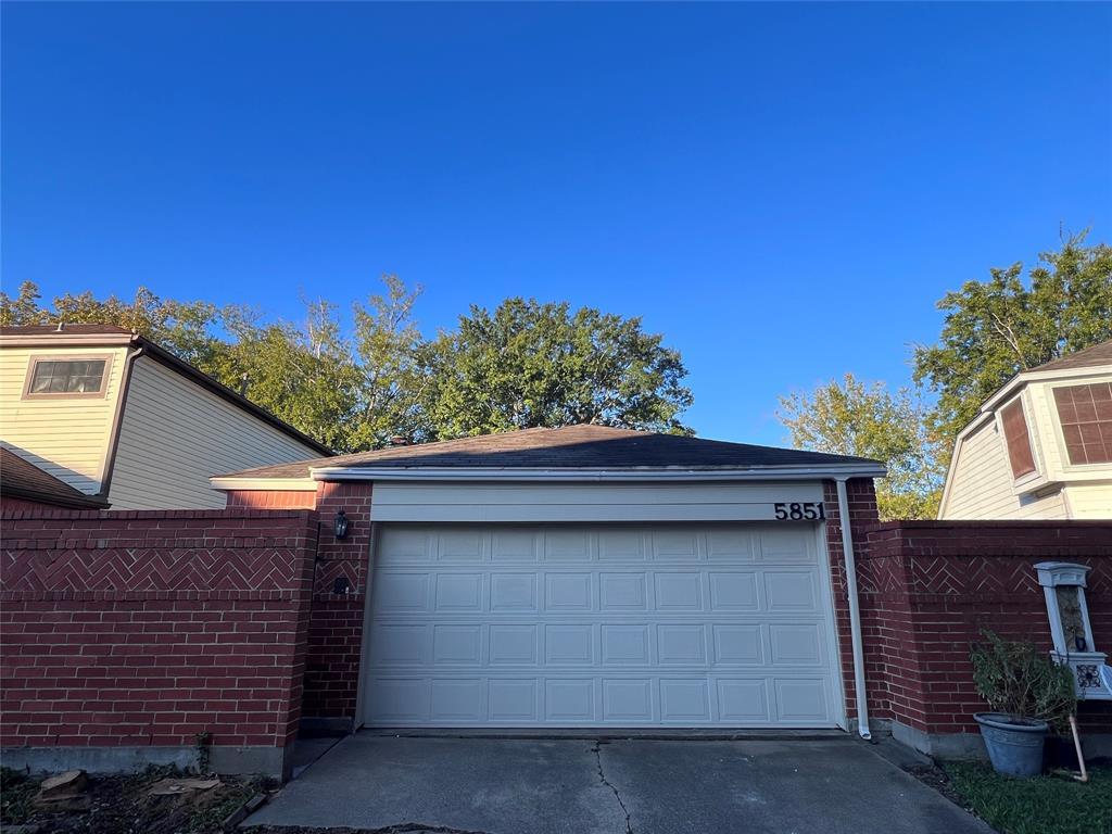 Primary Photo - 5851 Cinnamon Creek Cir