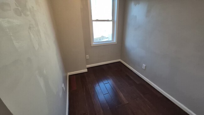 Foto del edificio - 605 Cecil B Moore Ave