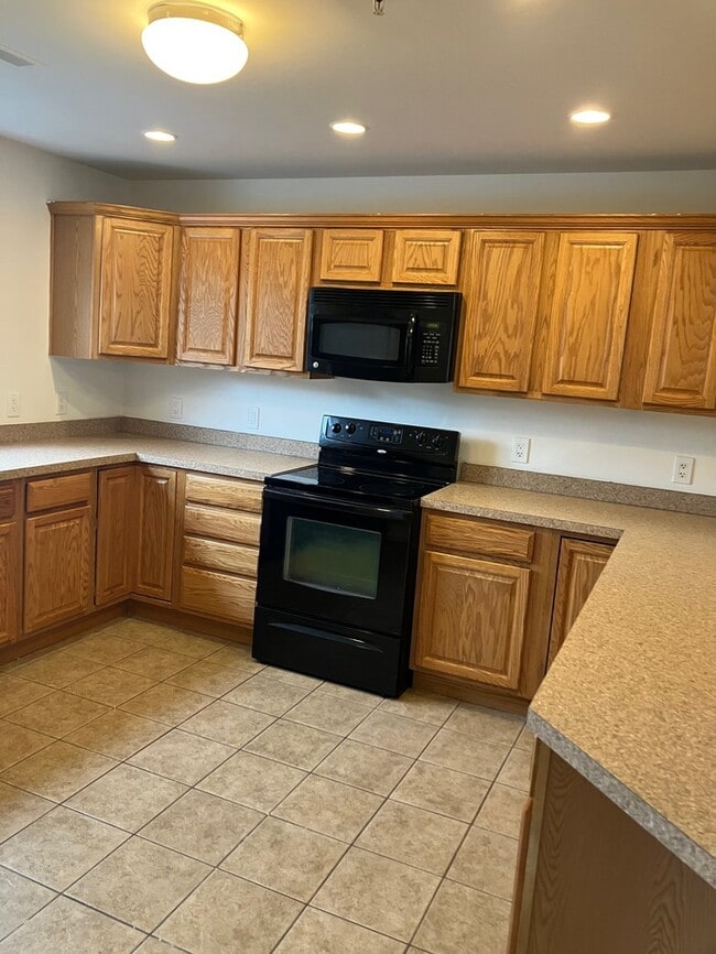 Photo - 4 Bedroom 4 Level Townhouse