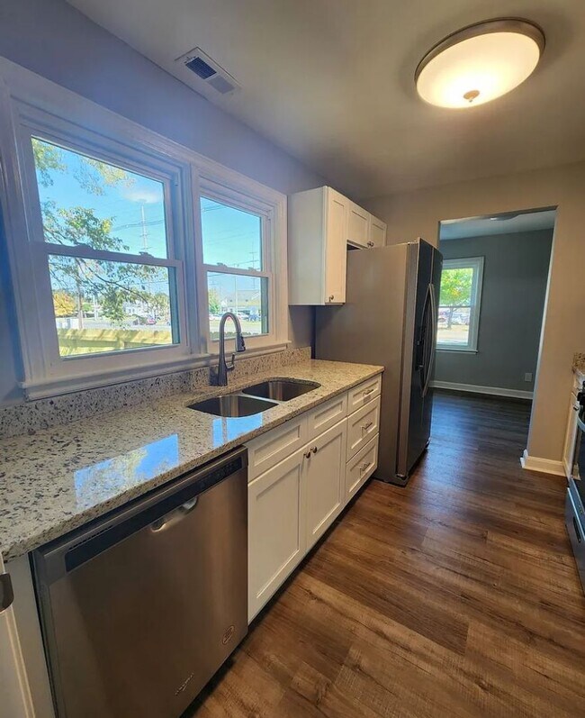Foto del edificio - One-of-a-Kind 3 Bedroom Home with Renovated Kitchen & Spacious Yard