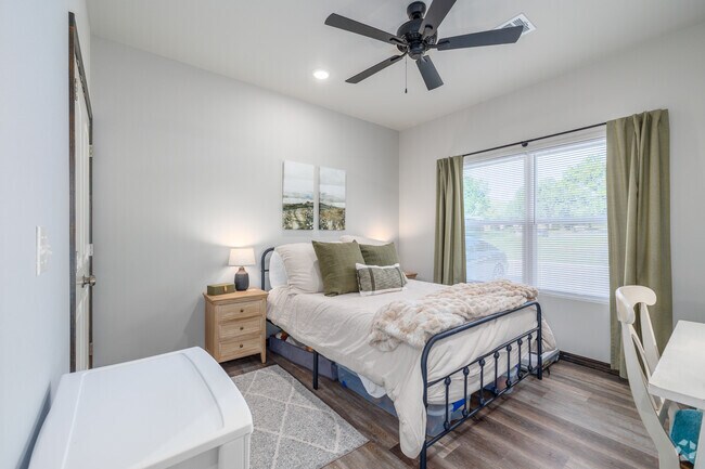 1 habitación, 1 baño - 550 pies cuadrados - Dormitorio - Midtown Cottages