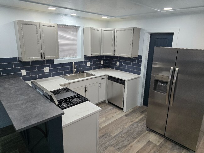 Foto del edificio - 1130 E 2nd St