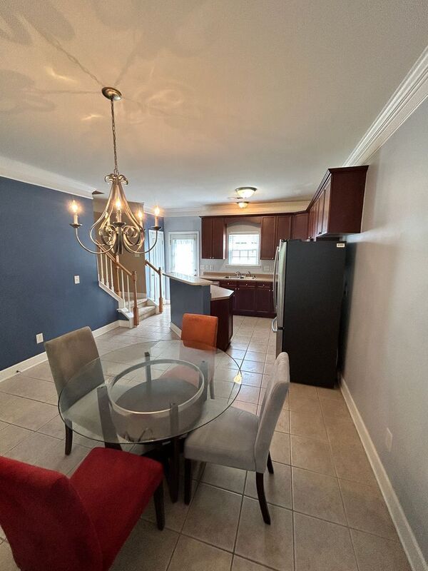Foto del edificio - 8604 Gauphin Pl