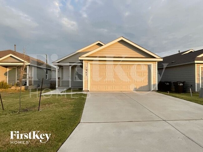 Building Photo - 1347 White Willow