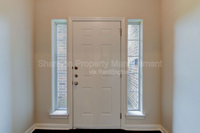 Foto del edificio - 9606 Ashville Dr