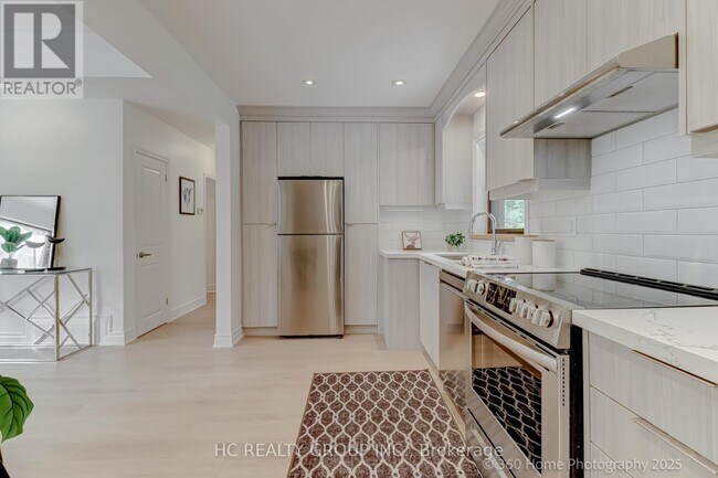 Building Photo - 597 Conacher Dr