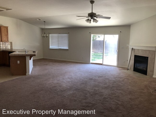 Building Photo - 5 br, 2 bath House - 12115 Verdelho Ave