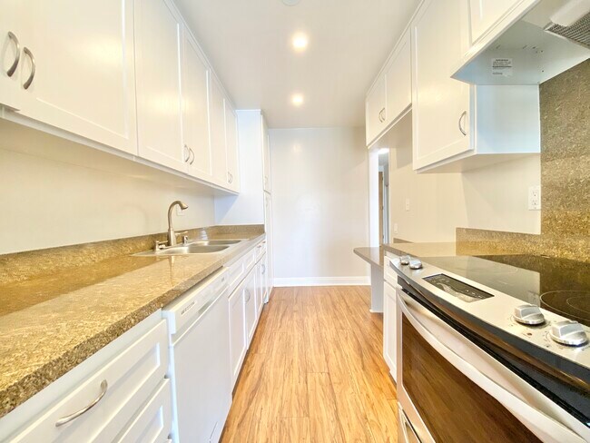 Foto del edificio - 622 S Barrington Ave