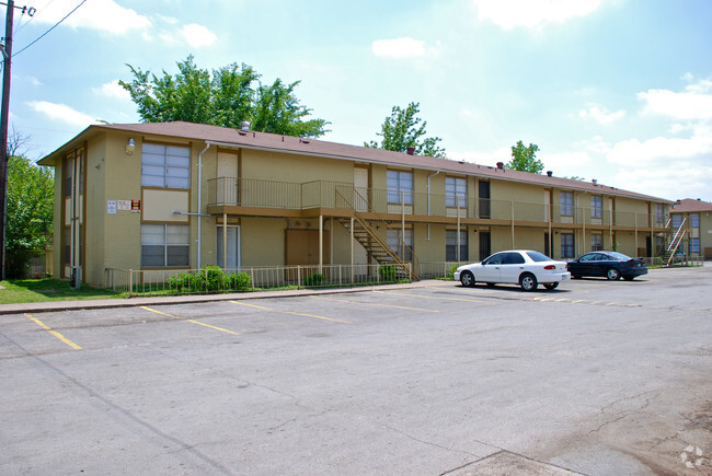 Building Photo - Carpenters Cove Apartments