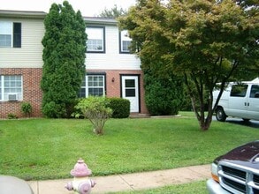 Building Photo - 1018 Williamsburg Rd