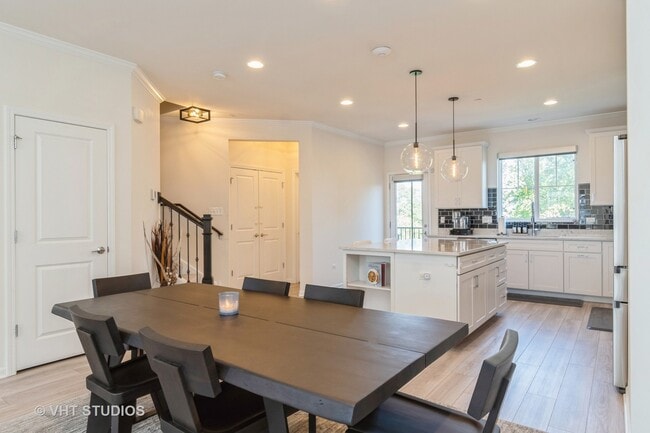 Building Photo - 949 Coletta Cir