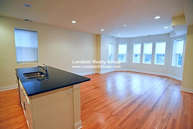 Foto del edificio - 6454 N Newgard Ave