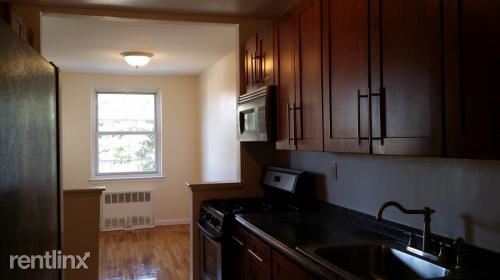Building Photo - 440 Warburton Ave