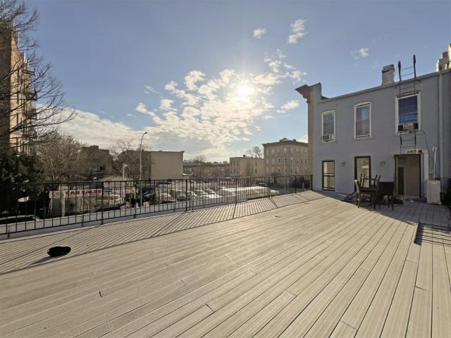 Foto principal - 3 bedroom in Brooklyn NY 11226