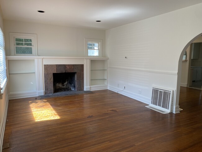 Living room - 1015 N Gardner St